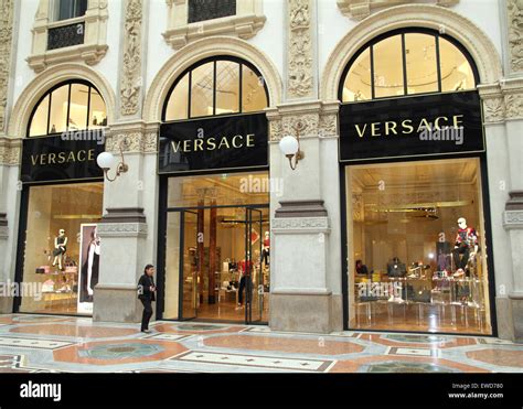 numero di telefono di emanuele versace|Negozio VERSACE a MILANO in Galleria Vittorio Emanuele II.